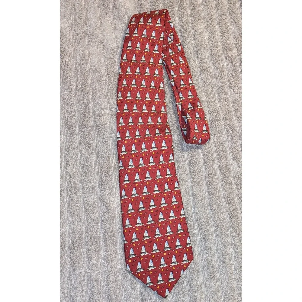 Vineyard Vines Red Sailboat Nautical Print‎ Silk Necktie Men's Accessory